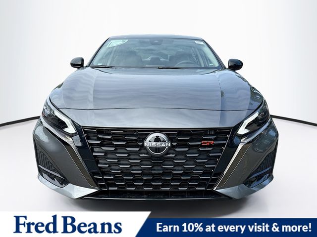 2025 Nissan Altima SR photo 2
