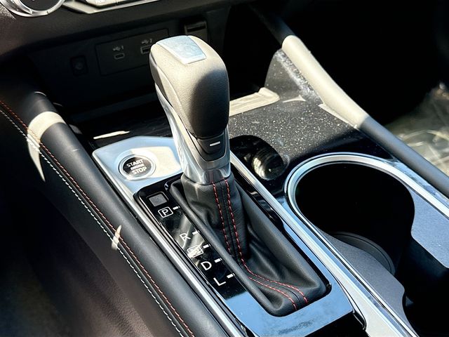 2025 Nissan Altima SR - Photo 12