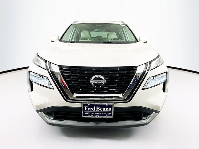2022 Nissan Rogue SV photo 2