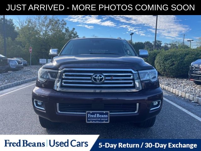 2019 Toyota Sequoia Platinum photo 2