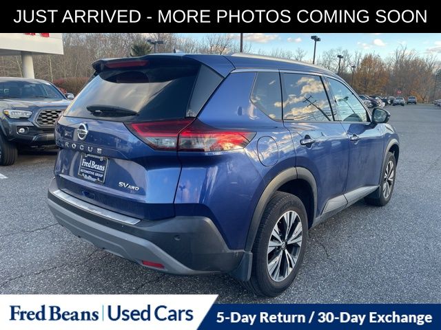 2021 Nissan Rogue SV photo 3