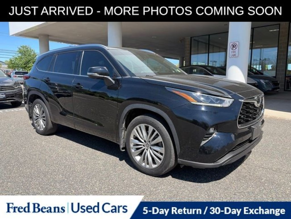 Used 2023 Toyota Highlander L SUV