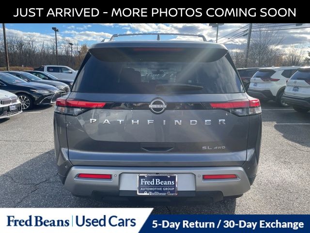 2023 Nissan Pathfinder SL photo 3