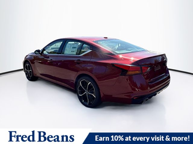 2025 Nissan Altima SR photo 4