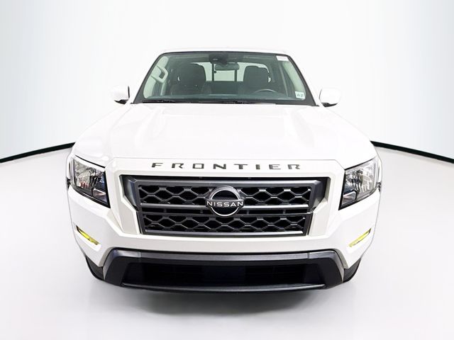 2022 Nissan Frontier SV photo 2