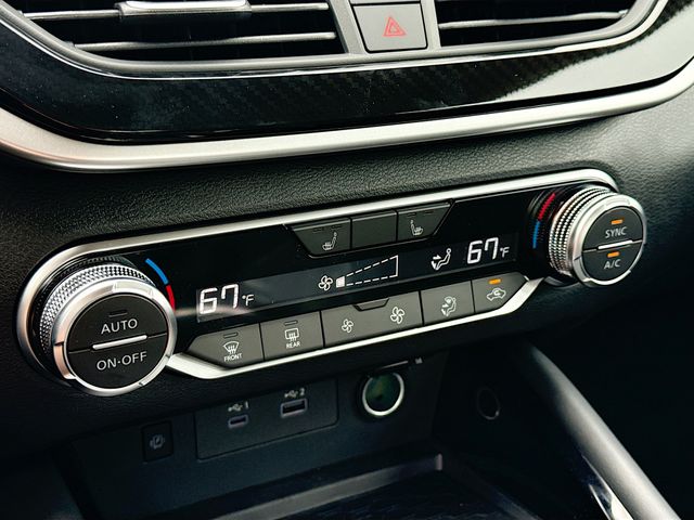 2025 Nissan Altima SR - Photo 11