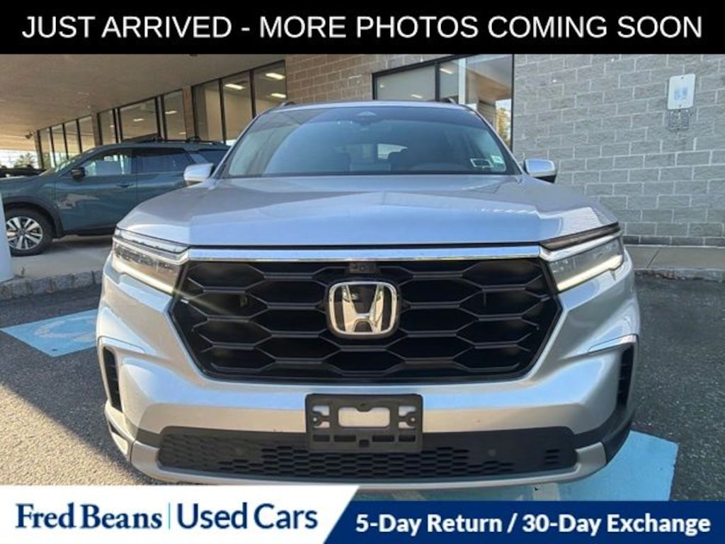 Used 2025 Honda Pilot Elite SUV