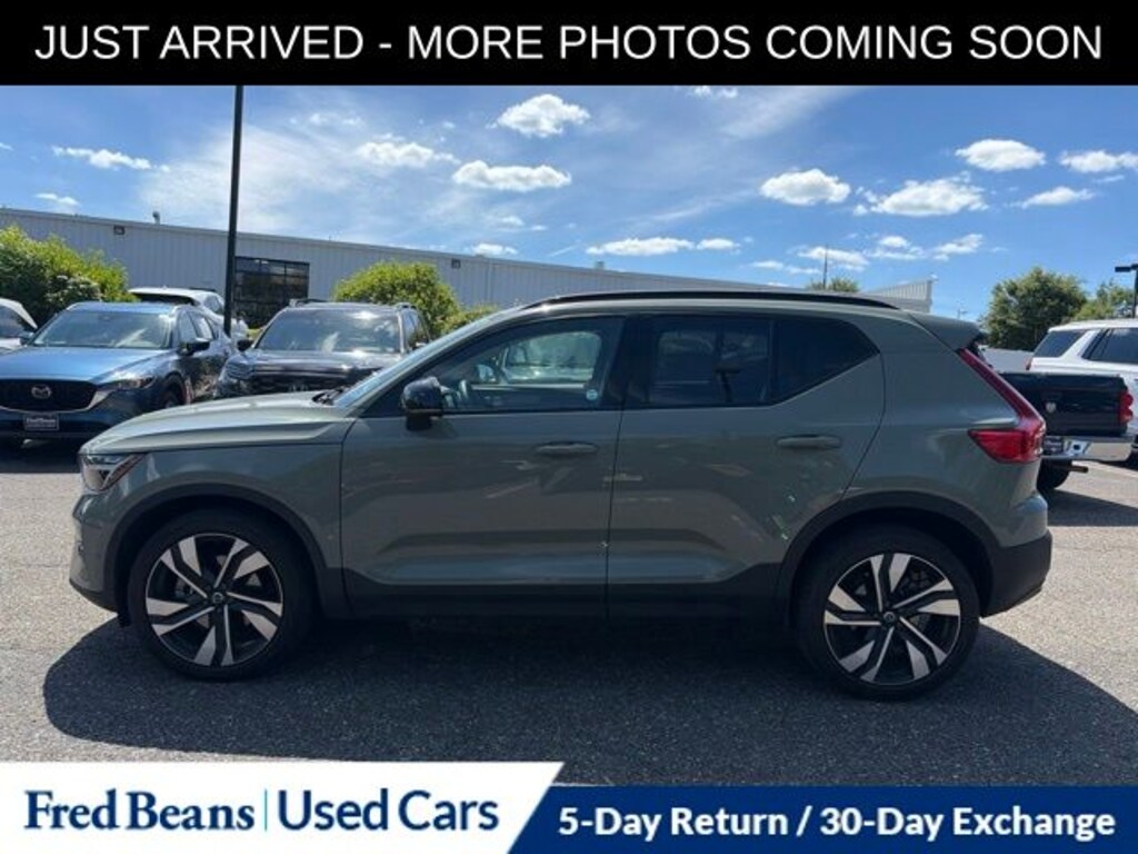 Used 2023 Volvo XC40 B5 Plus Dark Theme SUV