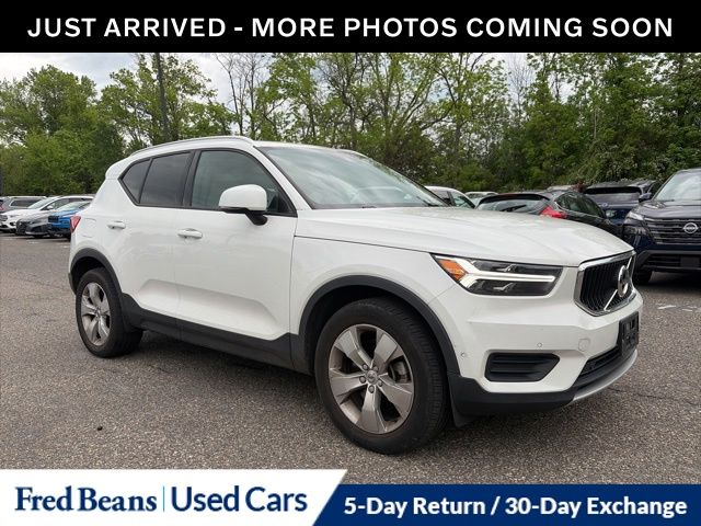 2019 Volvo XC40 T5 Momentum AWD's photo