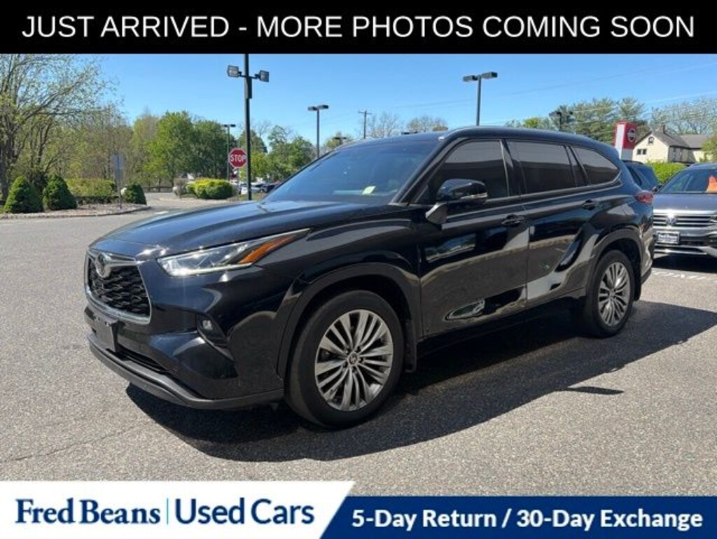Used 2023 Toyota Highlander L SUV