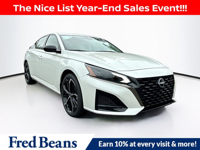 2025 Nissan Altima SR's photo