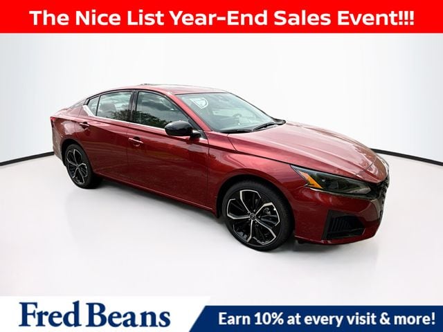 2025 Nissan Altima SR's photo