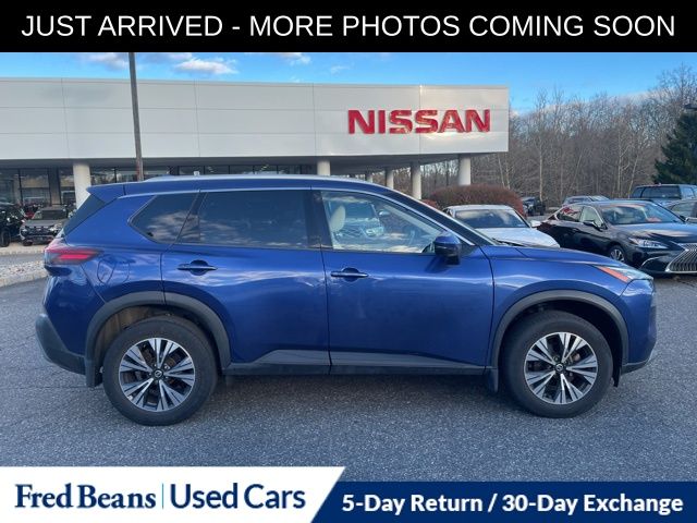 2021 Nissan Rogue SV photo 2