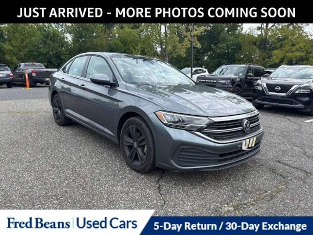Used 2024 Volkswagen Jetta 1.5T SE Sedan