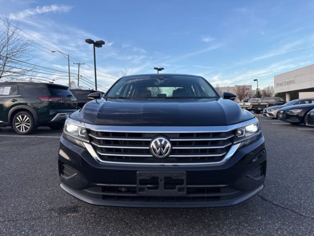 Used 2022 Volkswagen Passat 2.0T SE Sedan