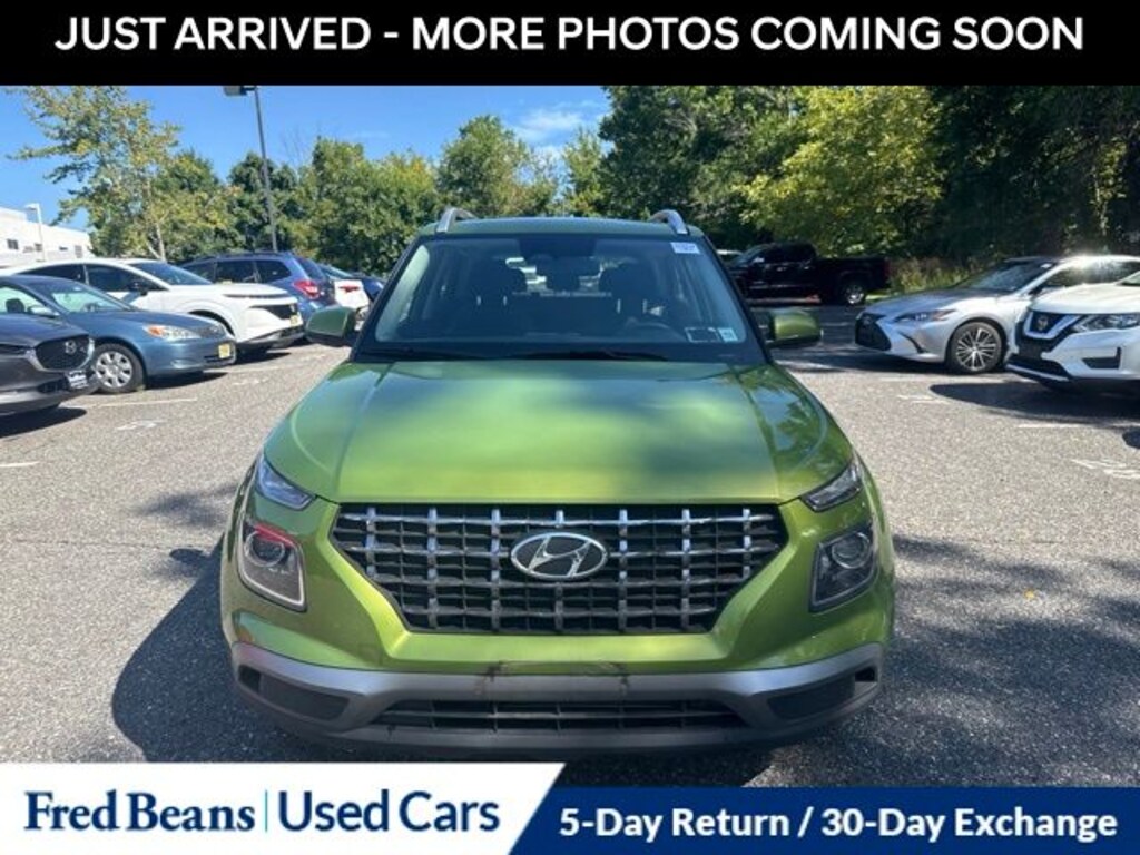 Used 2023 Hyundai Venue SEL SUV
