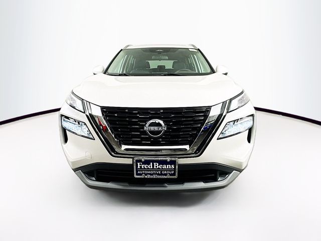 2022 Nissan Rogue SV photo 2