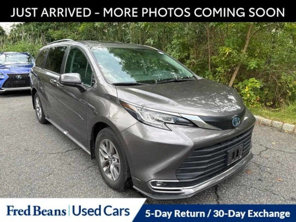 Used 2023 Toyota Sienna XLE Van Passenger Van
