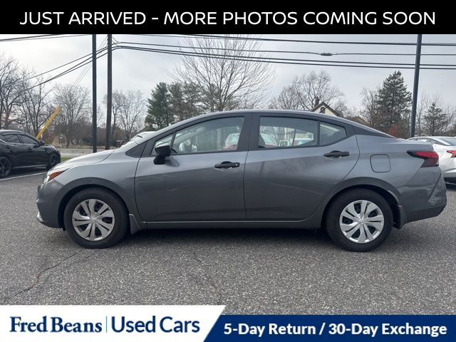 2022 Nissan Versa 1.6 S photo 3