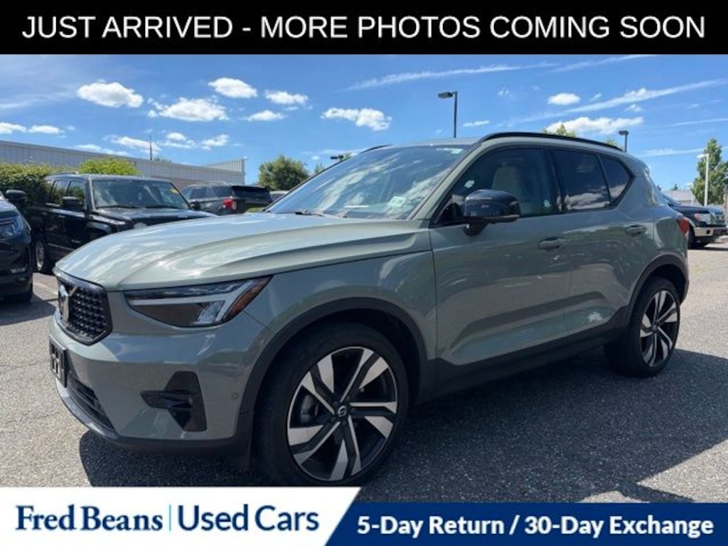 Used 2023 Volvo XC40 B5 Plus Dark Theme SUV
