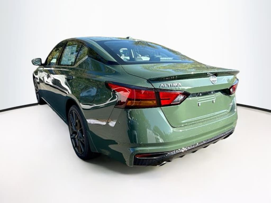 New 2025 Nissan Altima SR Sedan