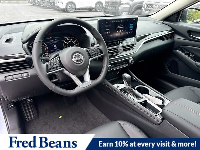 2025 Nissan Altima SR - Photo 7