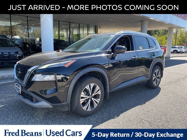 2021 Nissan Rogue SV photo 3