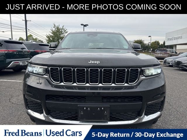 2022 Jeep Grand Cherokee Limited photo 2