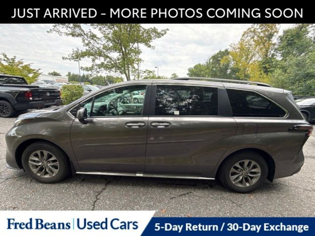 Used 2023 Toyota Sienna XLE Van Passenger Van