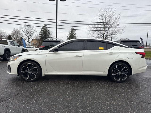 2023 Nissan Altima 2.5 SR photo 3