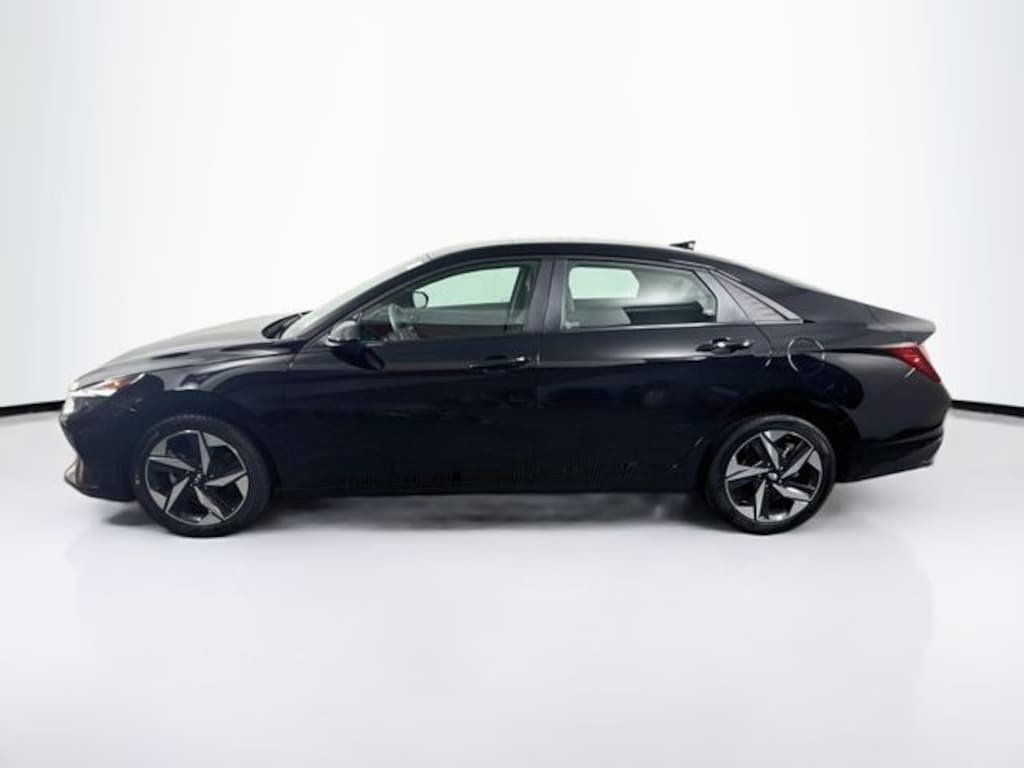 Used 2023 Hyundai Elantra SEL Sedan