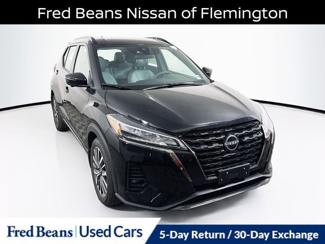 2024 Nissan Kicks SR's photo