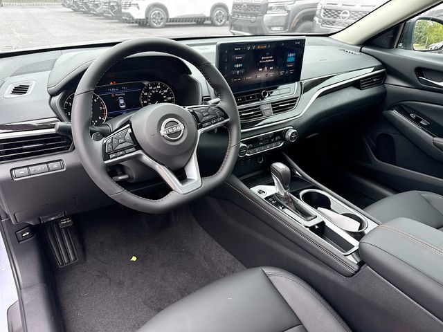 2025 Nissan Altima SR - Photo 7