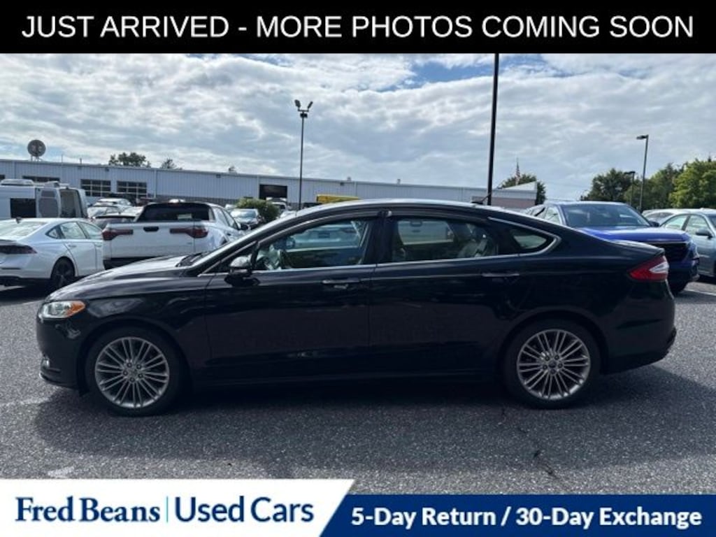 Used 2016 Ford Fusion SE Sedan