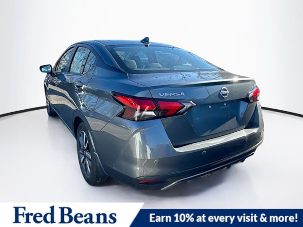 New 2025 Nissan Versa 1.6 SV Sedan