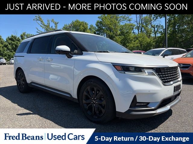 2024 Kia Sedona SX's photo