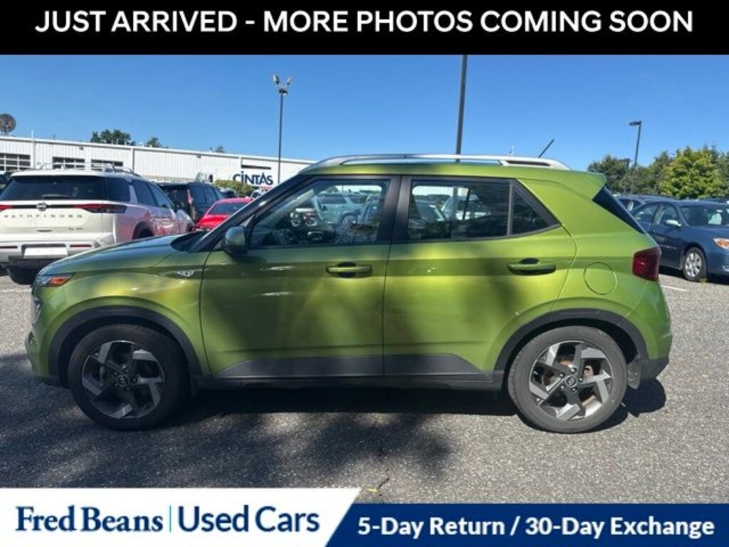 Used 2023 Hyundai Venue SEL SUV