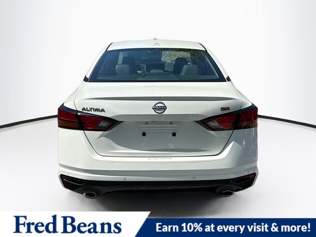 2025 Nissan Altima SR - Photo 6
