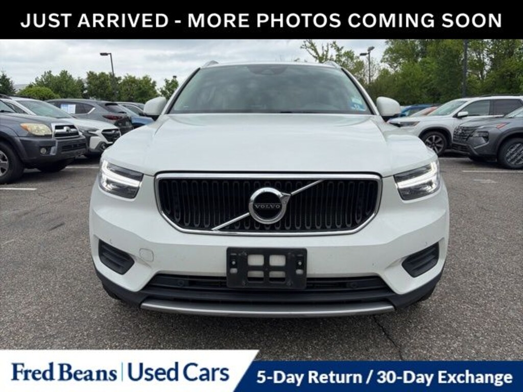 Certified 2019 Volvo XC40 Momentum SUV