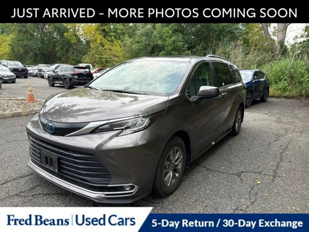 Used 2023 Toyota Sienna XLE Van Passenger Van