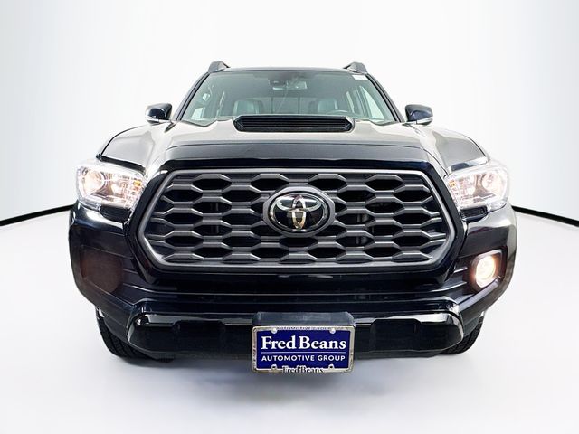 2022 Toyota Tacoma TRD Sport photo 2