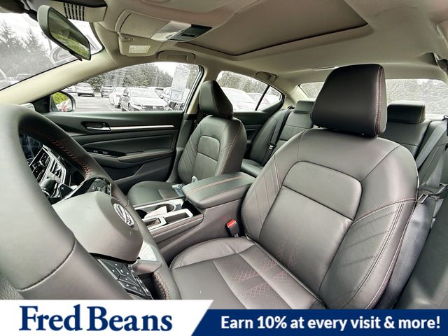 2025 Nissan Altima SR - Photo 15