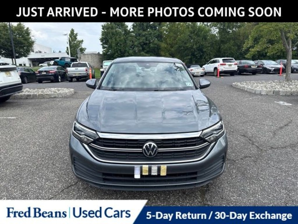 Used 2024 Volkswagen Jetta 1.5T SE Sedan