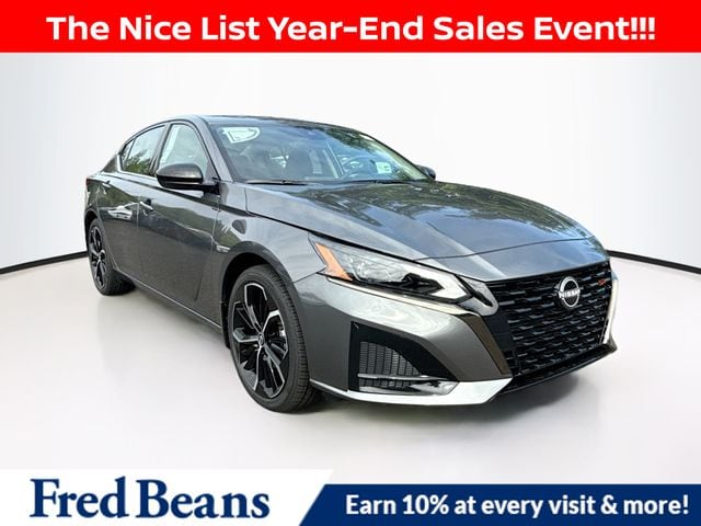 2025 Nissan Altima SR's photo