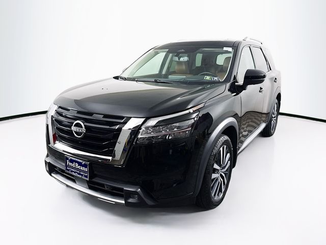 2022 Nissan Pathfinder Platinum photo 2