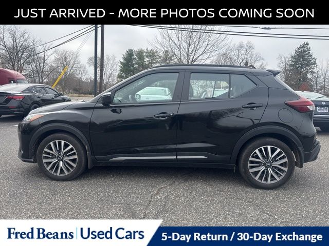 2024 Nissan Kicks SR photo 3