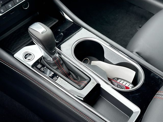 2025 Nissan Altima SR - Photo 12