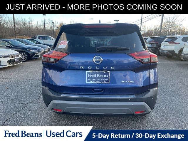 2021 Nissan Rogue SV photo 4