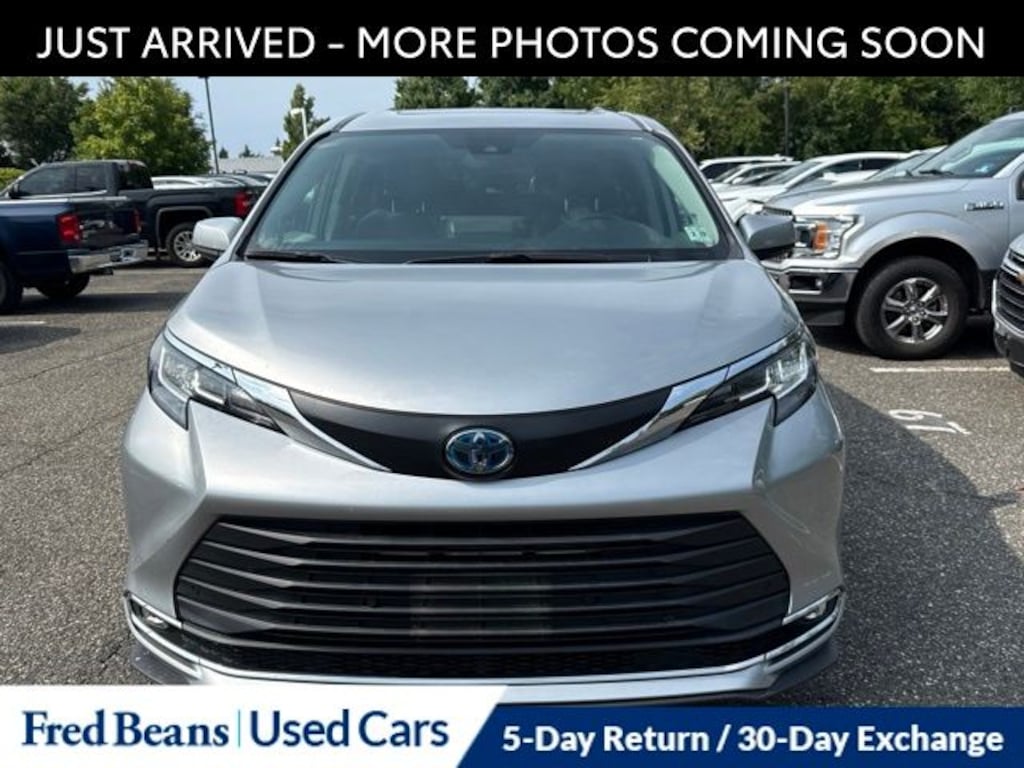 Certified 2023 Toyota Sienna XLE Van Passenger Van