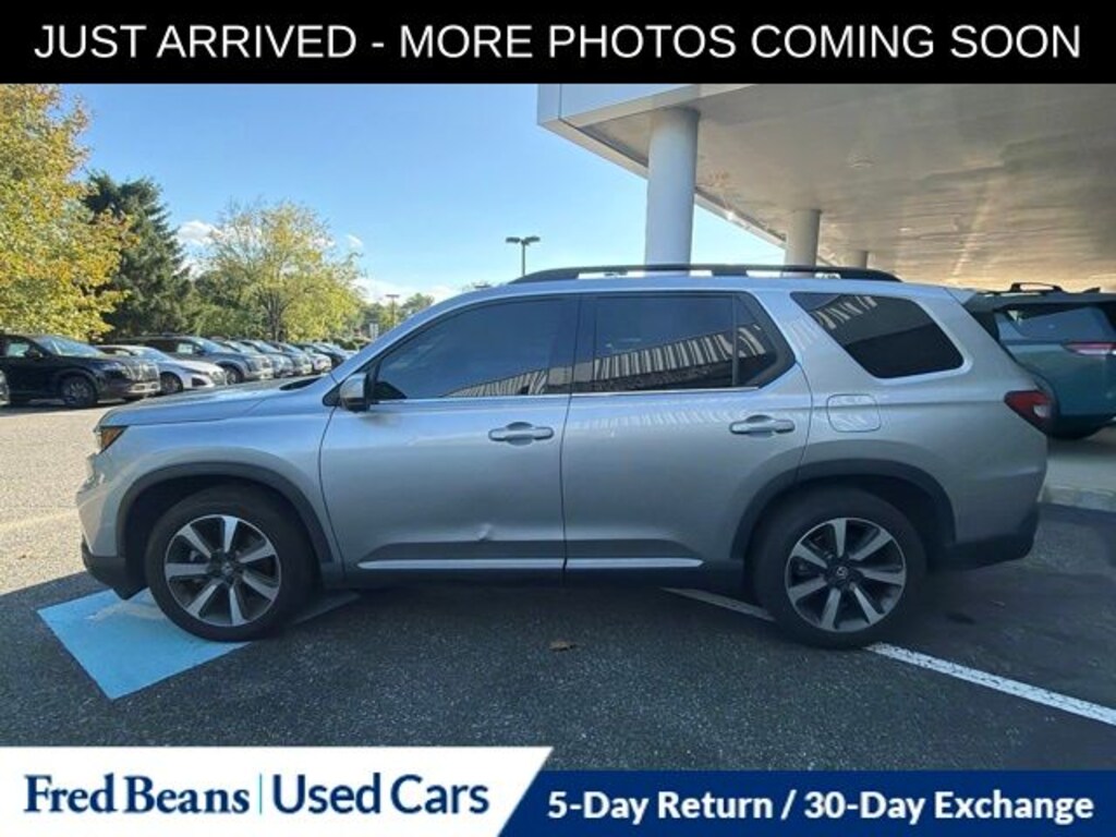 Used 2025 Honda Pilot Elite SUV